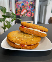 Load image into Gallery viewer, Peanut Butter &amp; Jelly Cookie Cream Sandwich