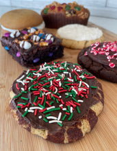 Load image into Gallery viewer, Holiday Sampler Box