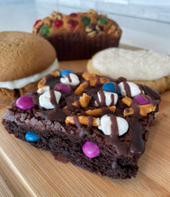 Load image into Gallery viewer, Holiday Sampler Box