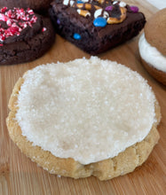 Load image into Gallery viewer, Holiday Sampler Box