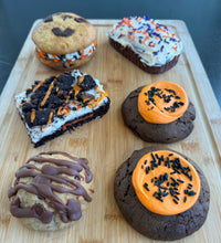 Load image into Gallery viewer, Halloween Sampler Box