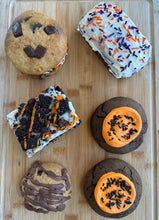 Load image into Gallery viewer, Halloween Sampler Box