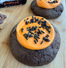 Load image into Gallery viewer, Halloween Sampler Box