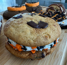Load image into Gallery viewer, Halloween Sampler Box