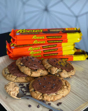 Load image into Gallery viewer, Chocolate Peanut Butter Cookie